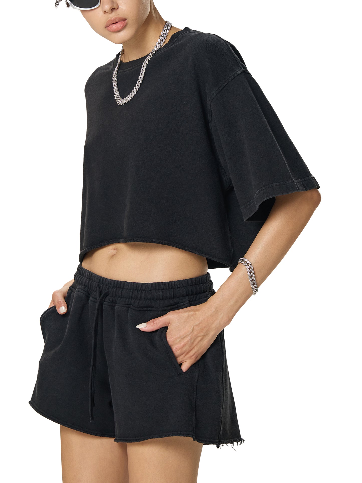SALUT CHAMPS- "GLOVES UP CROP TEE"